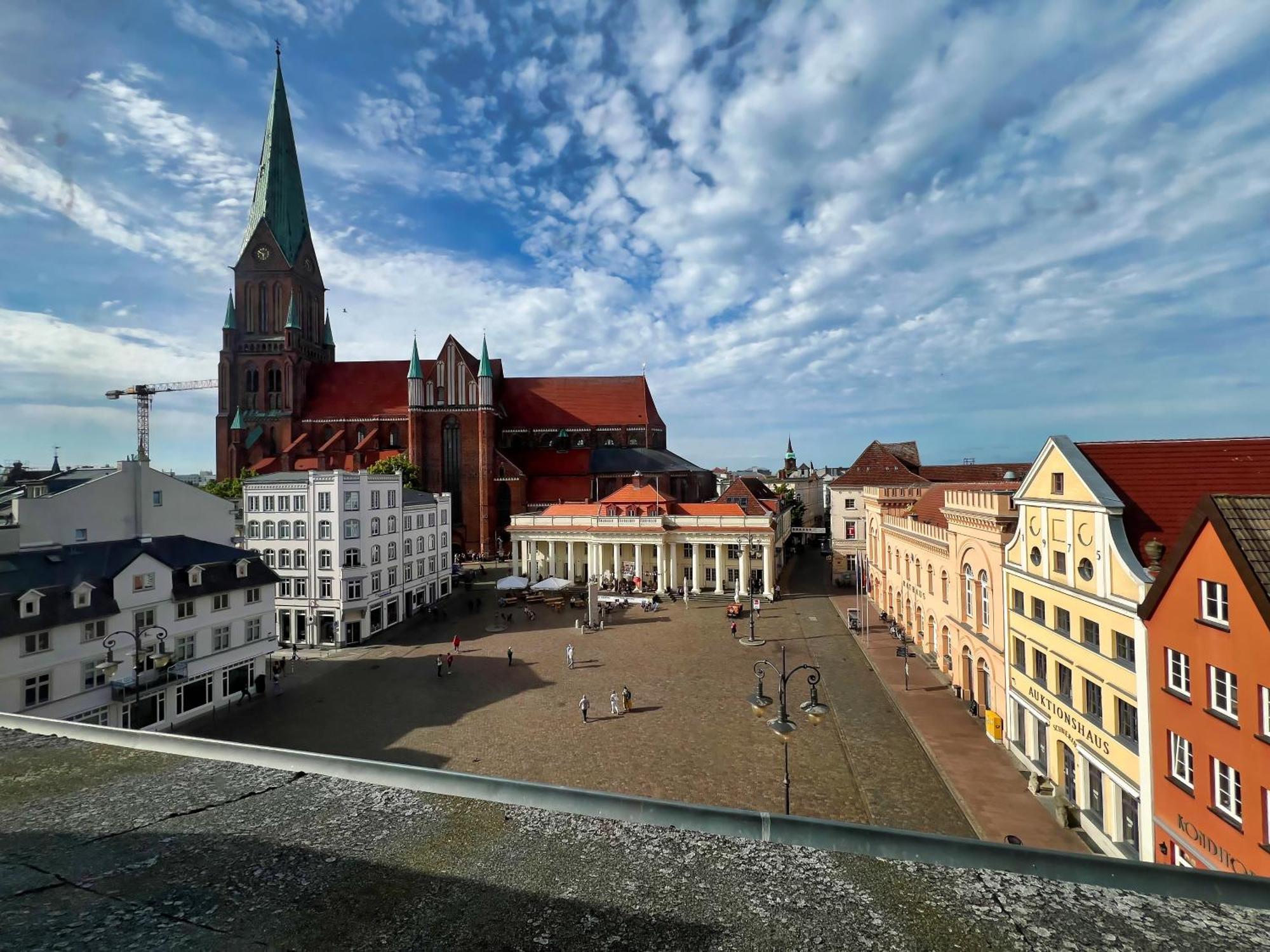 Nr 3 Lichtdurchflutetes Apartment Am Historischen Marktplatz 66 Qm #Cosiness Company 23 Шверін Екстер'єр фото